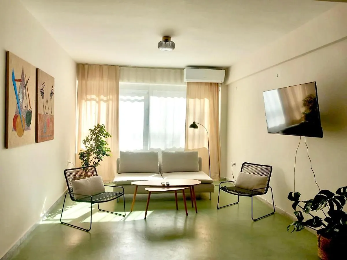 Specious Flat In Thessaloniki Aparthotel